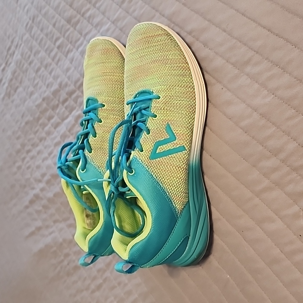 Vionic women's tennis shoes size 11